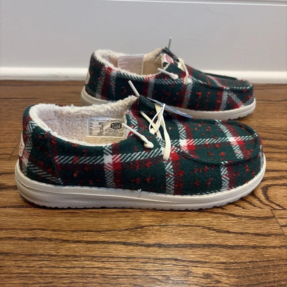 Hey Dude Wendy Confetti Plaid Lined Cozy Green White Red Shoes Women's Size 7